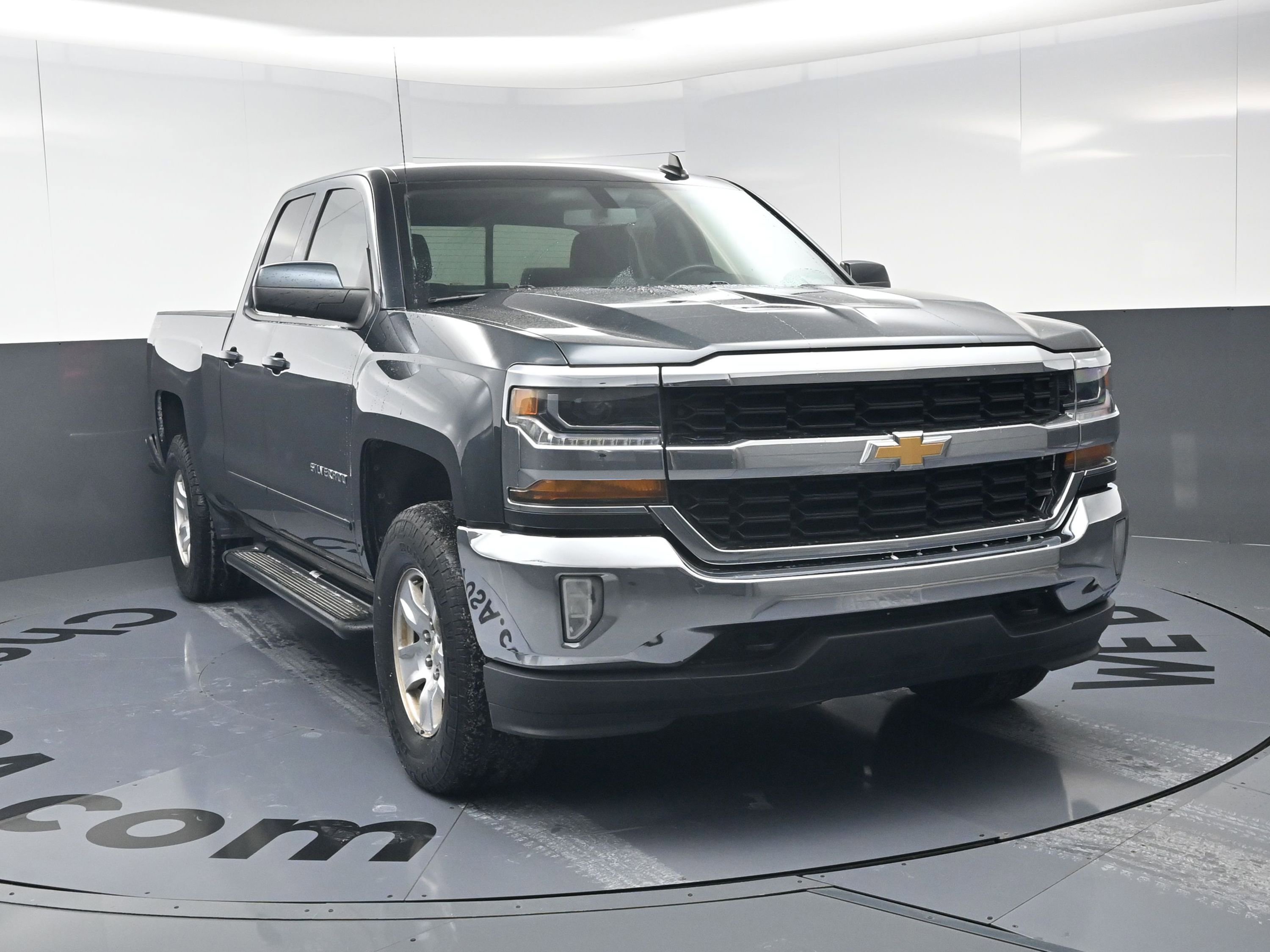 Used 2017 Chevrolet Silverado 1500 LT w/ All Star Edition image 3