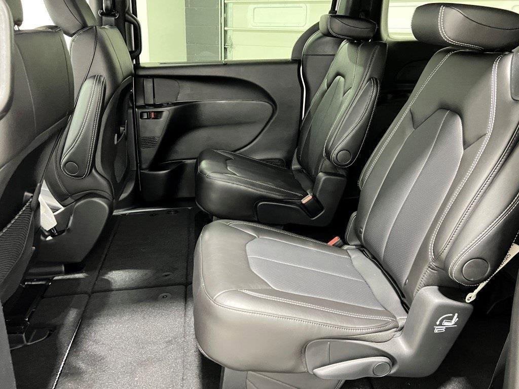 New 2026 Chrysler Voyager LX image 29