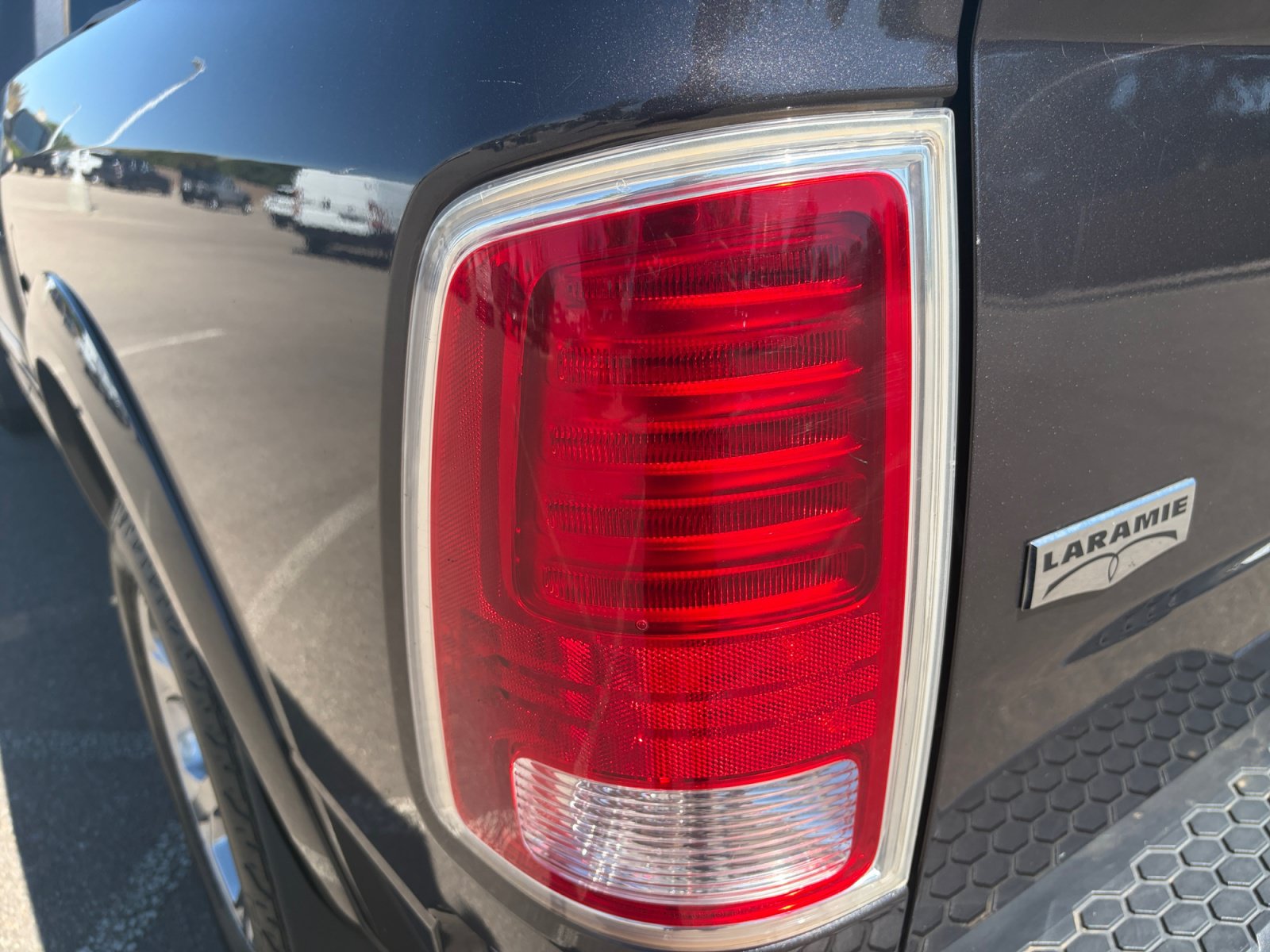 Used 2014 RAM 1500 Laramie w/ Convenience Group AWD/4WD image 17