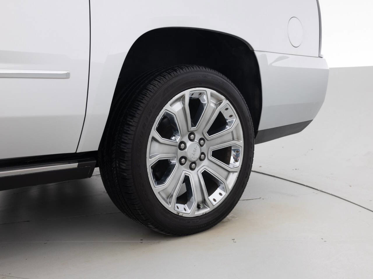 Used 2016 GMC Yukon XL Denali w/ Open Road Package image 20