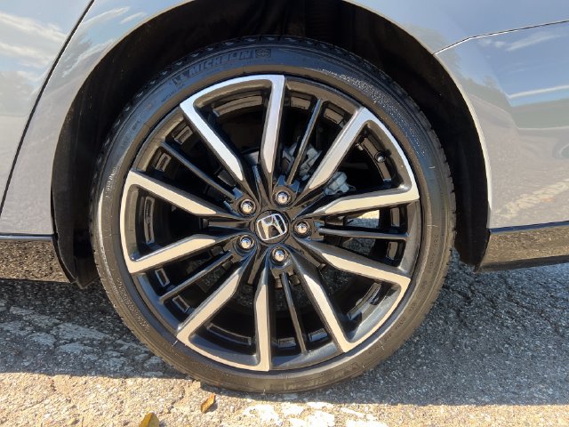 Used 2025 Honda Accord Touring image 16