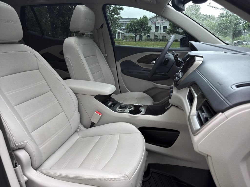 Used 2024 GMC Terrain Denali w/ Denali Premium Package AWD/4WD image 30