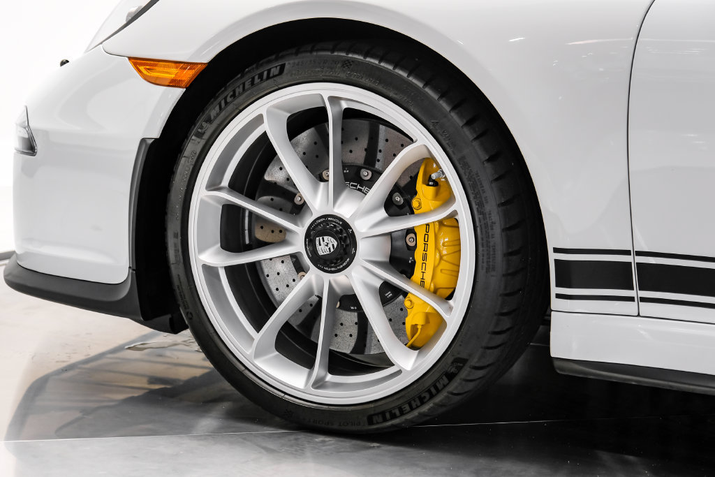 Used 2016 Porsche 911 R RWD image 59