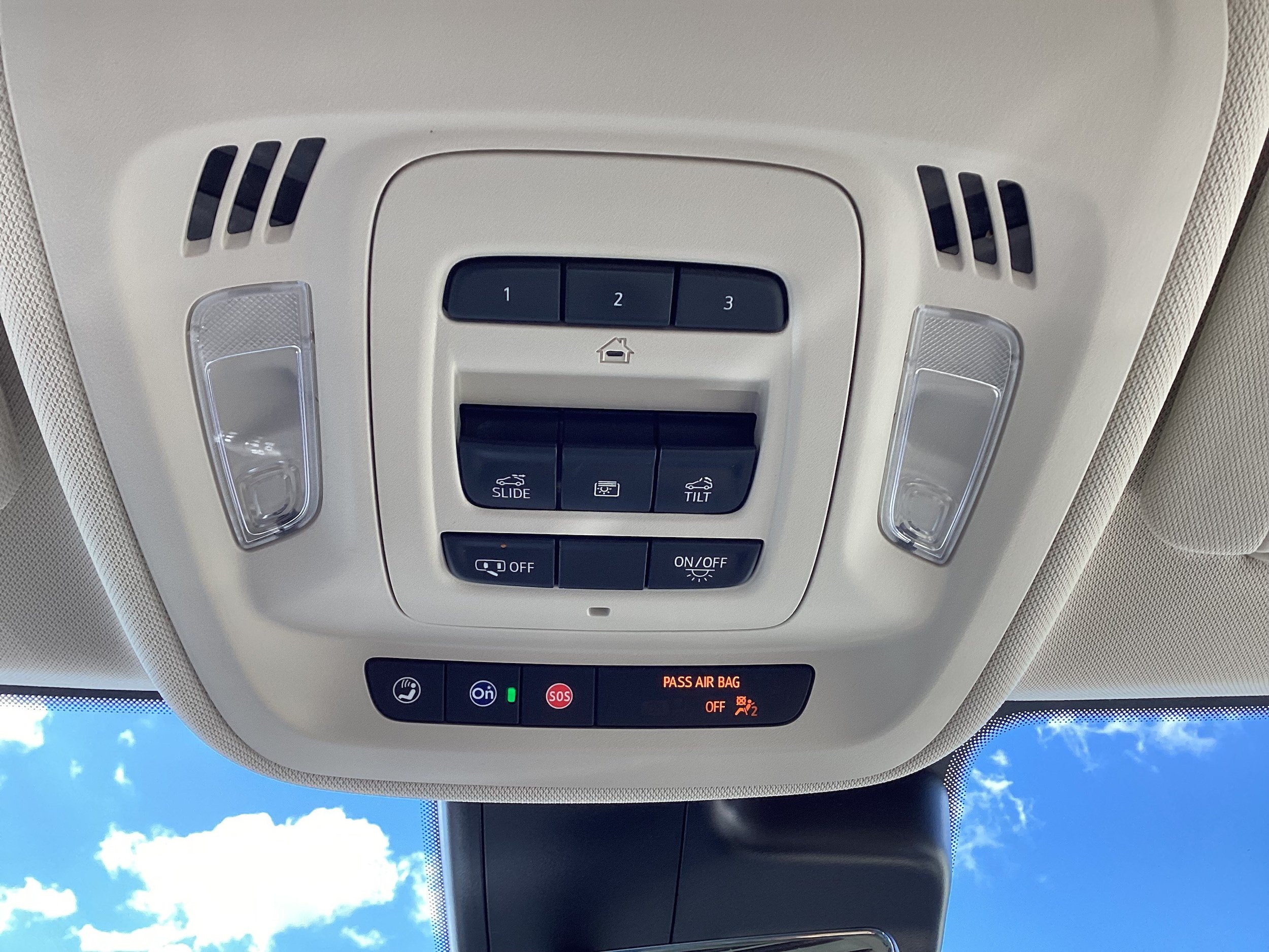 Used 2021 Buick Envision Avenir w/ Technology Package II AWD/4WD image 22