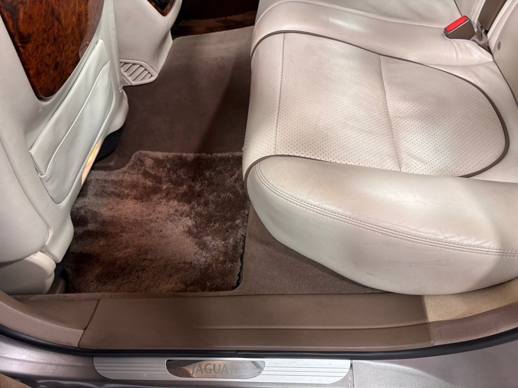 Used 2008 Jaguar XJ8 L image 21