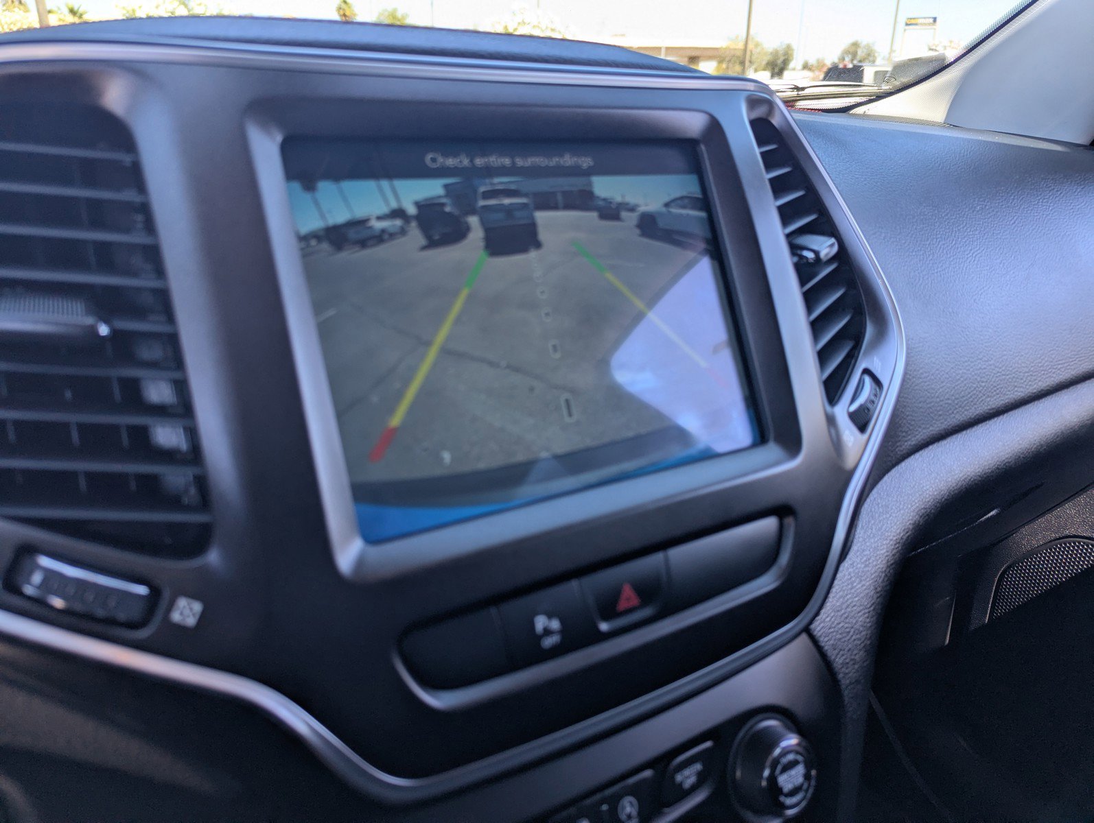 Used 2020 Jeep Cherokee Trailhawk w/ Cold Weather Group image 31