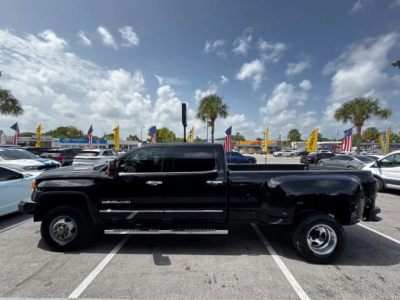 Used 2018 GMC Sierra 3500 Denali w/ Duramax Plus Package image 7