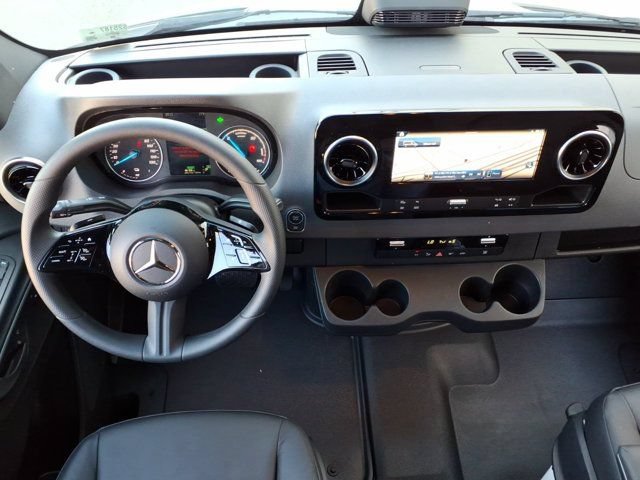 New 2025 Mercedes-Benz eSprinter 170 Cargo image 4