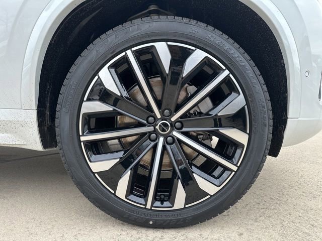 New 2026 Volvo XC90 B6 Ultra w/ Protection Package Premier AWD/4WD image 9