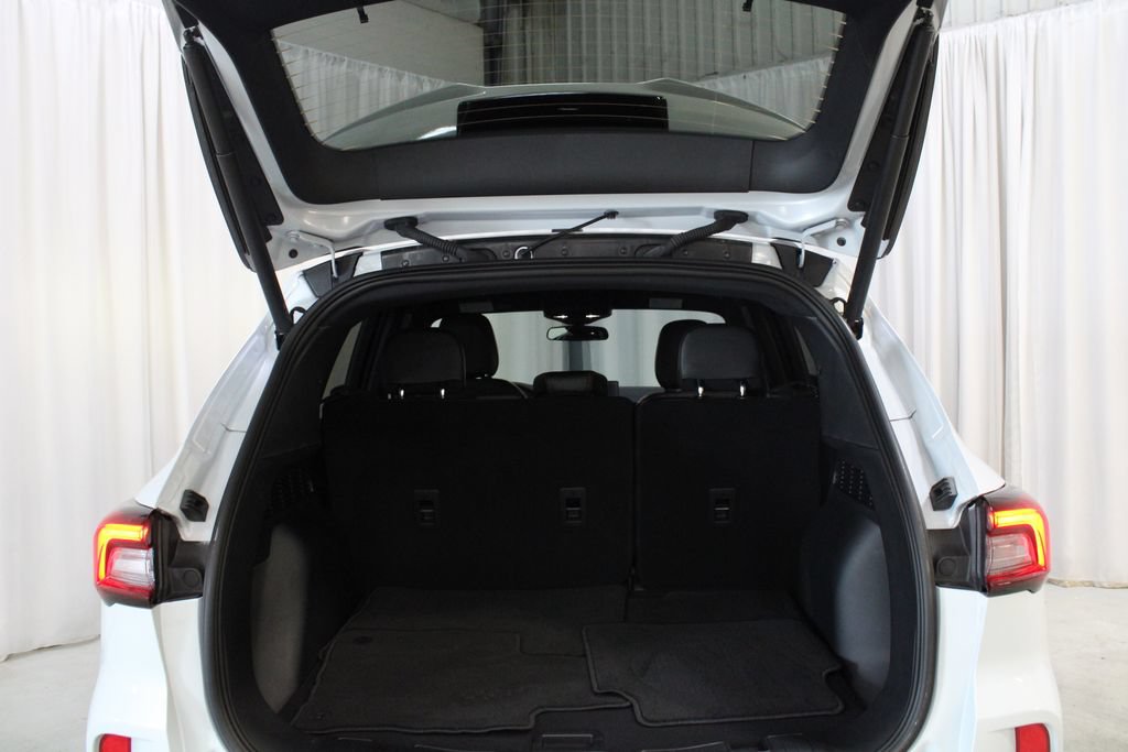 Used 2025 Ford Escape ST-Line w/ Tech Pack #1 AWD/4WD image 30