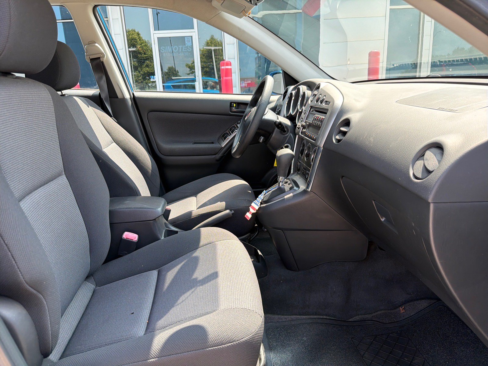 Used 2008 Pontiac Vibe w/ Preferred Package FWD image 24