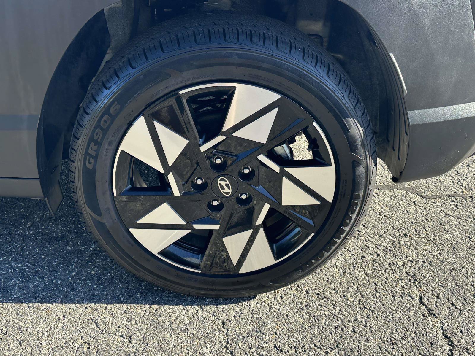 Used 2025 Hyundai Kona SEL FWD image 36