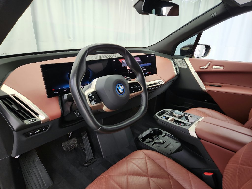Used 2023 BMW iX M60 AWD/4WD image 10