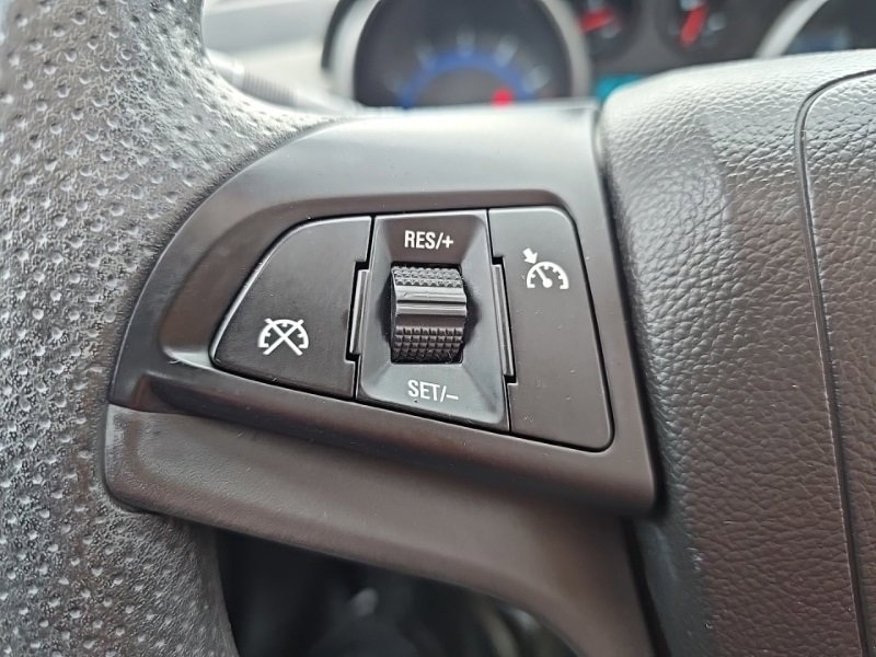 Used 2016 Chevrolet Cruze LT w/ Technology Package image 11