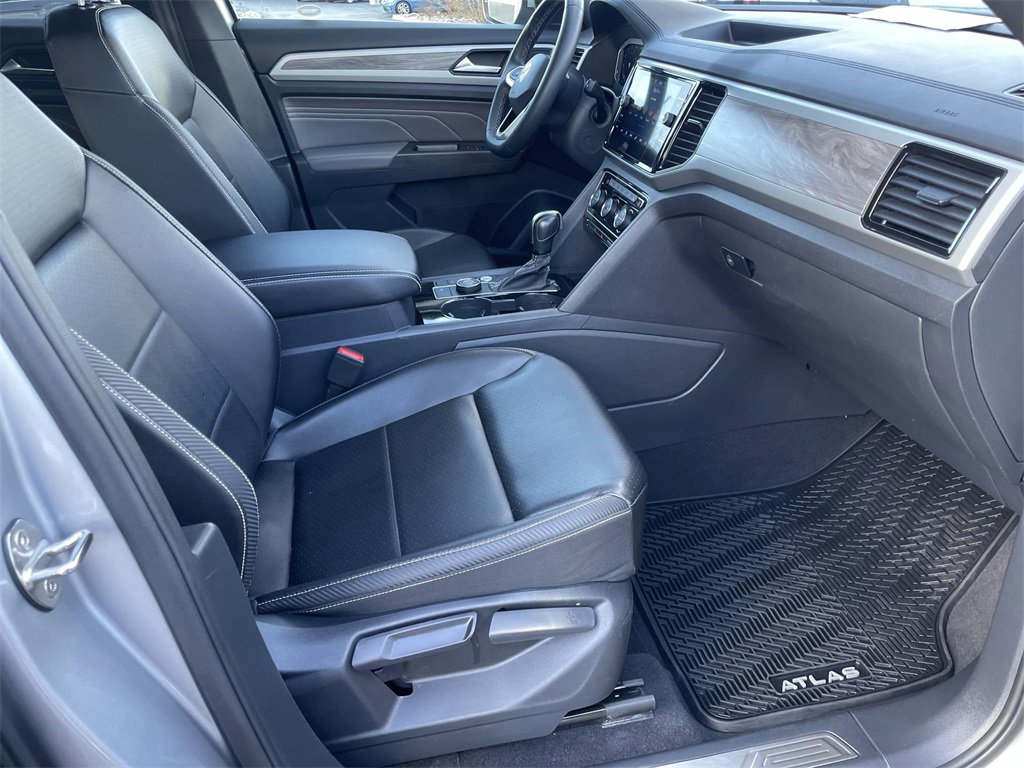 Used 2022 Volkswagen Atlas Cross Sport SE image 33