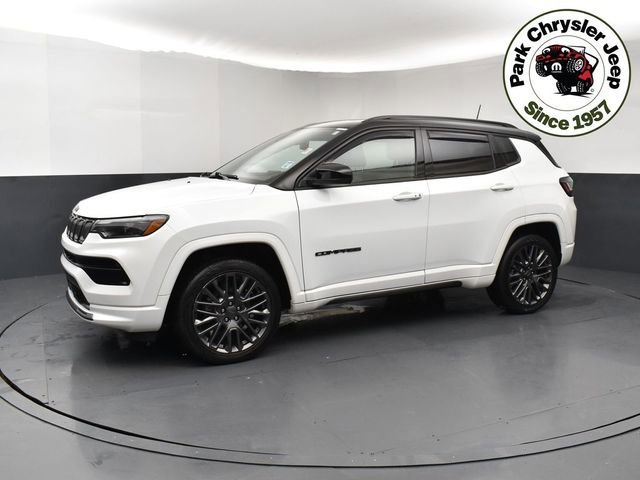 Used 2022 Jeep Compass High Altitude AWD/4WD image 3