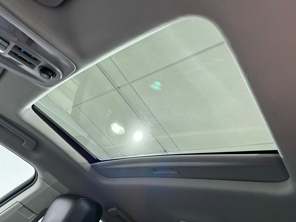 Used 2016 Chevrolet Equinox LTZ w/ Enhanced Convenience Package image 18