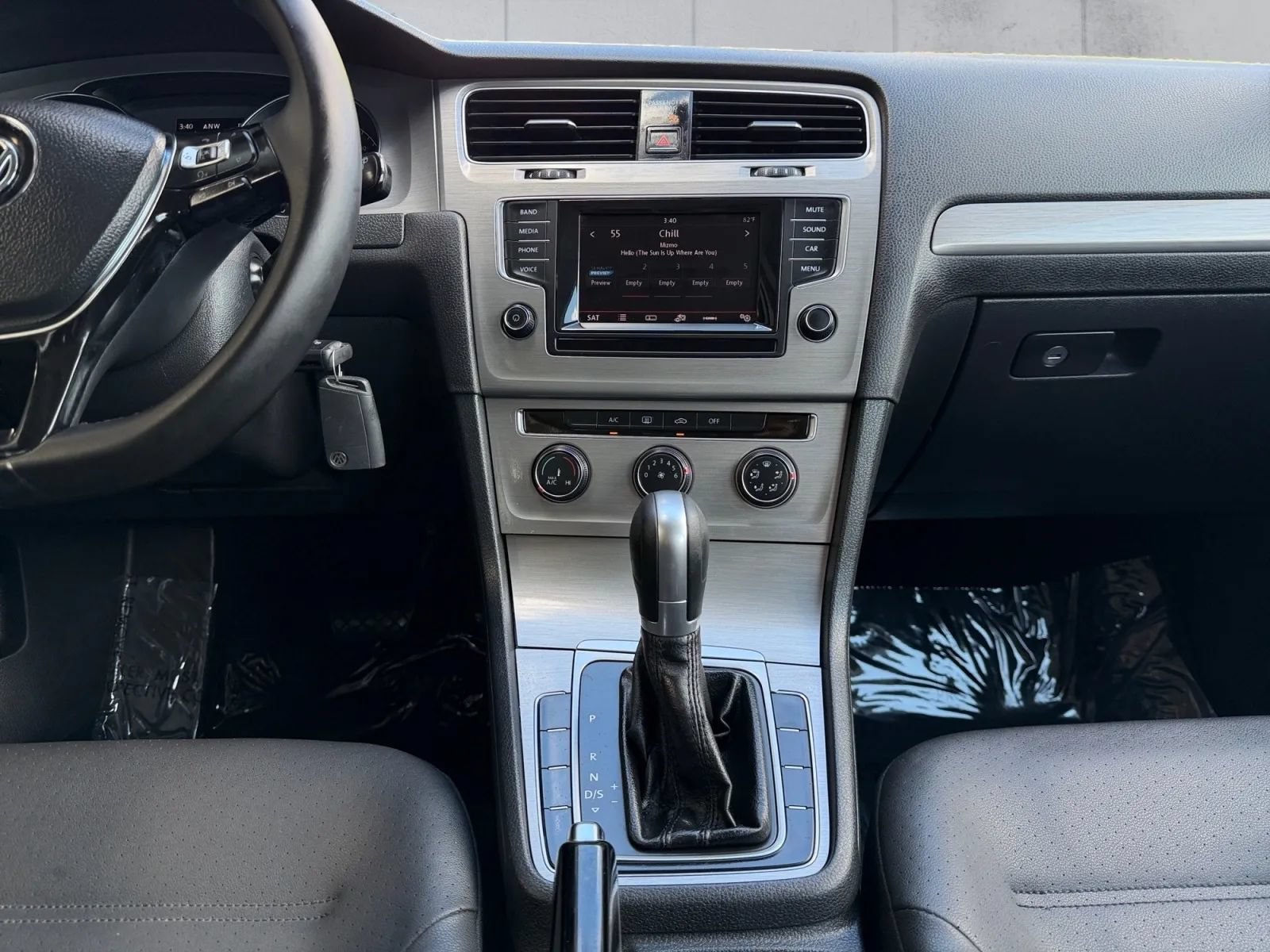 Used 2015 Volkswagen Golf SEL FWD image 13