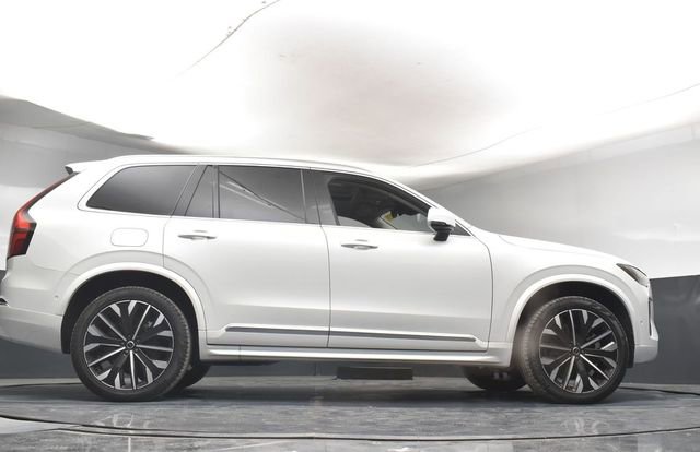 Used 2025 Volvo XC90 B5 Plus w/ Protection Package Premier image 38