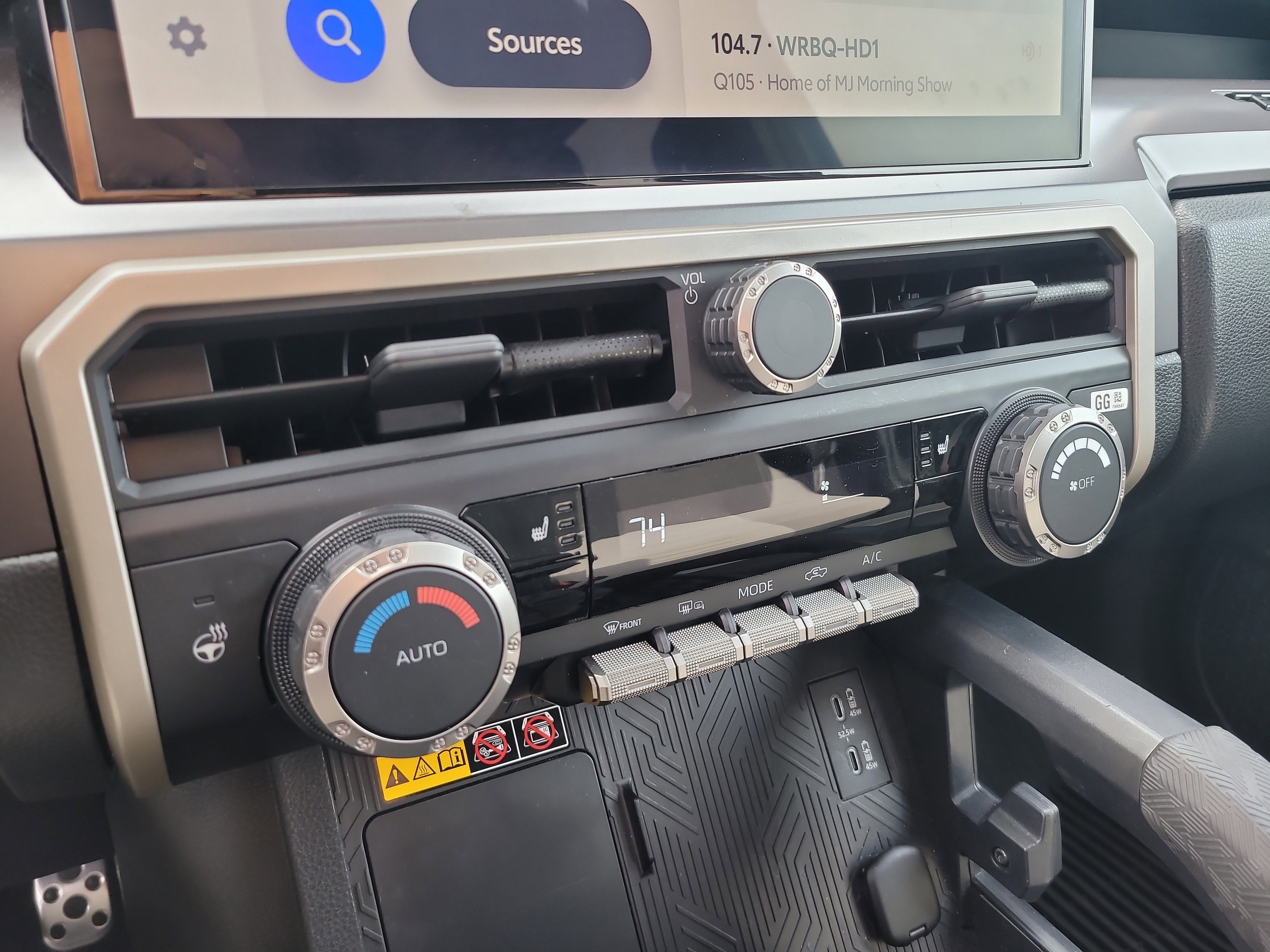 Used 2024 Toyota Tacoma TRD Sport w/ TRD Sport Upgrade Package image 23