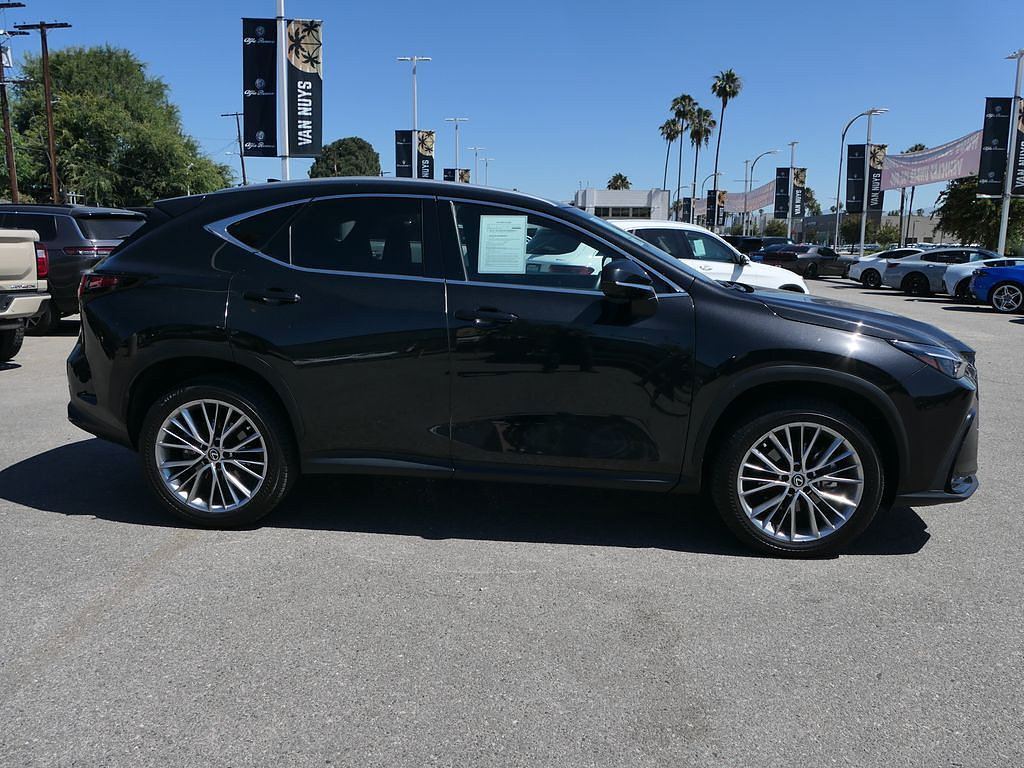 Used 2025 Lexus NX 350h AWD w/ Cold Area Package image 2