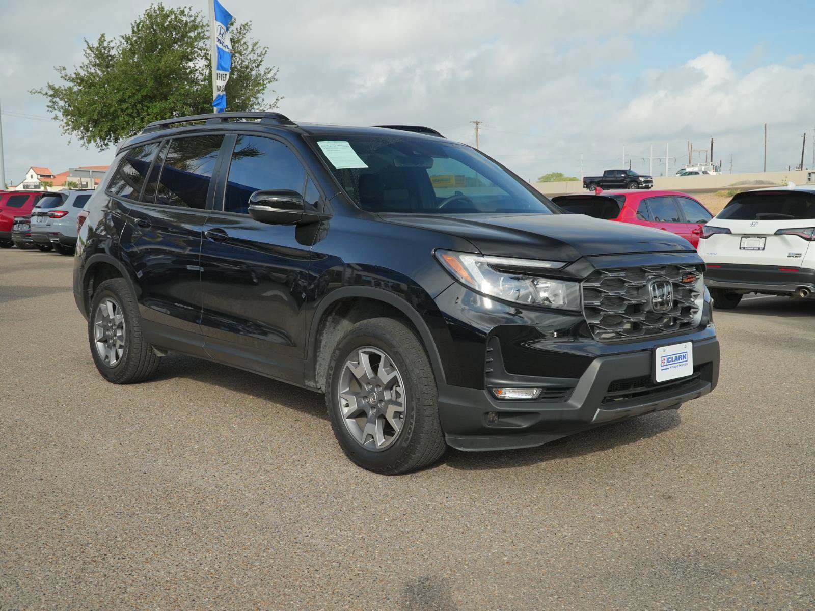 Used 2023 Honda Passport TrailSport image 3