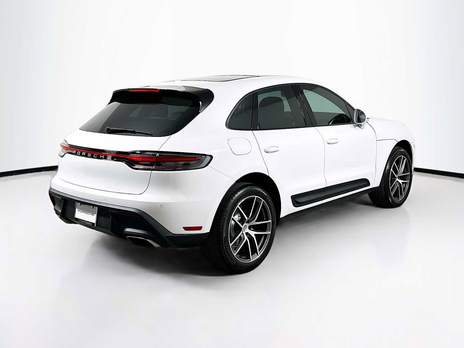 New 2026 Porsche Macan AWD/4WD image 9