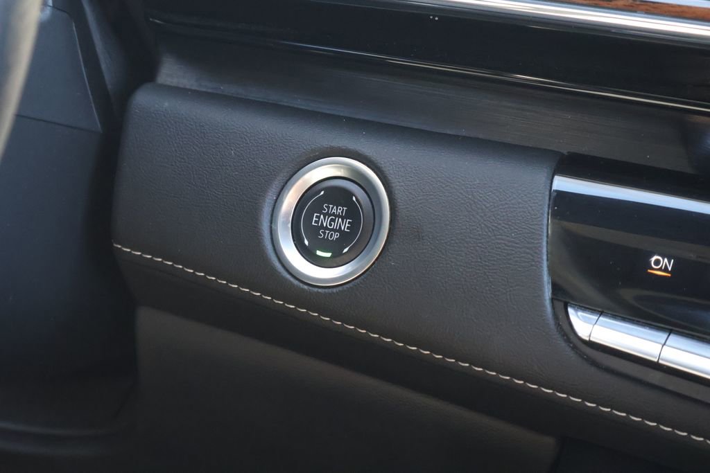 Used 2024 Cadillac Escalade ESV Luxury image 28