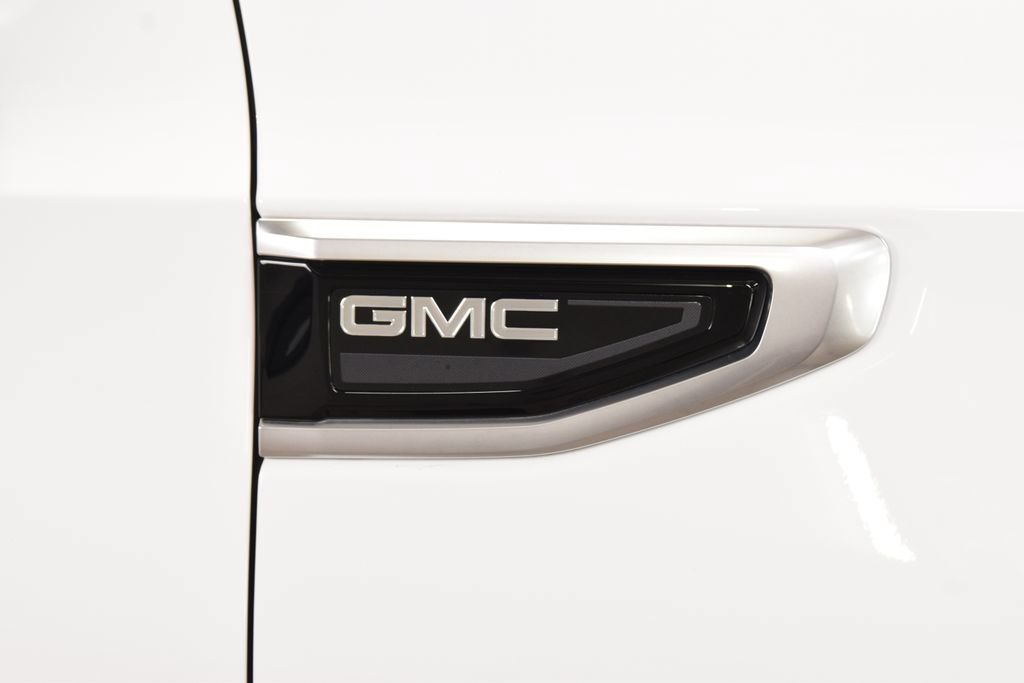 Used 2024 GMC Yukon XL Denali AWD/4WD image 16