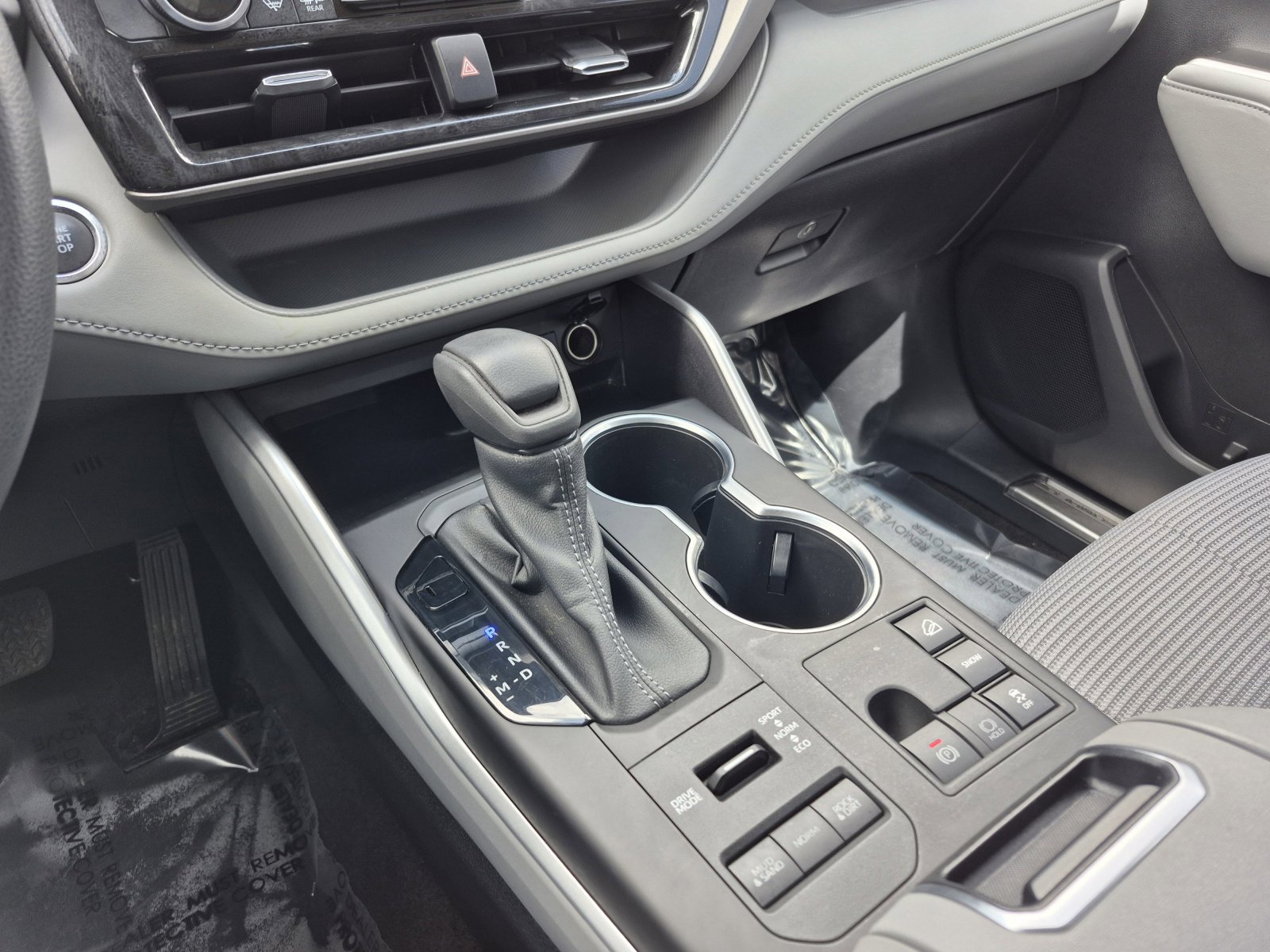 Used 2023 Toyota Highlander L image 11