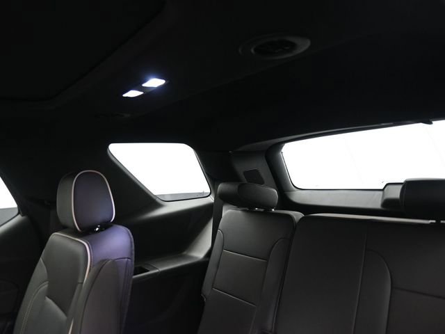 Used 2023 Chevrolet Traverse Premier w/ Redline Edition image 20