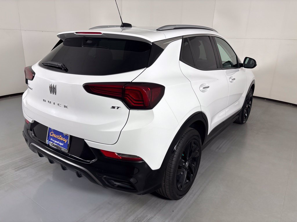 Used 2024 Buick Encore GX Sport Touring FWD image 8