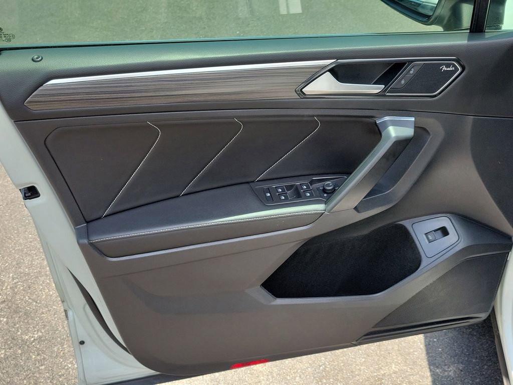 Used 2022 Volkswagen Tiguan SEL R-Line AWD/4WD image 19