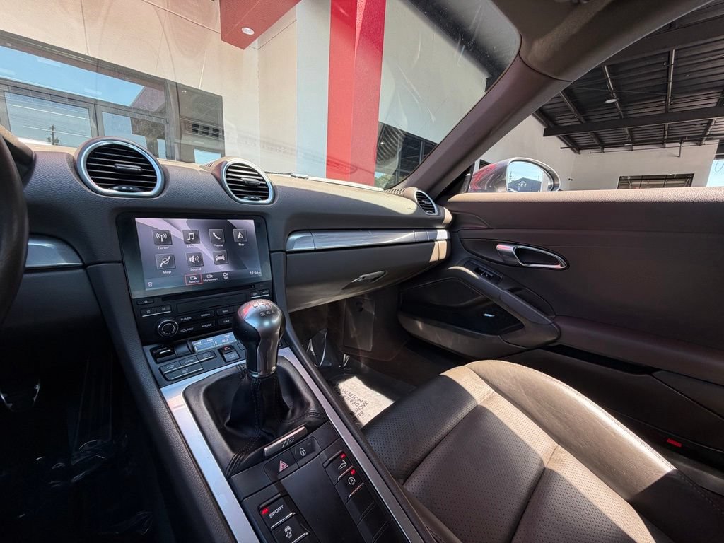 Used 2018 Porsche 718 Cayman RWD image 27