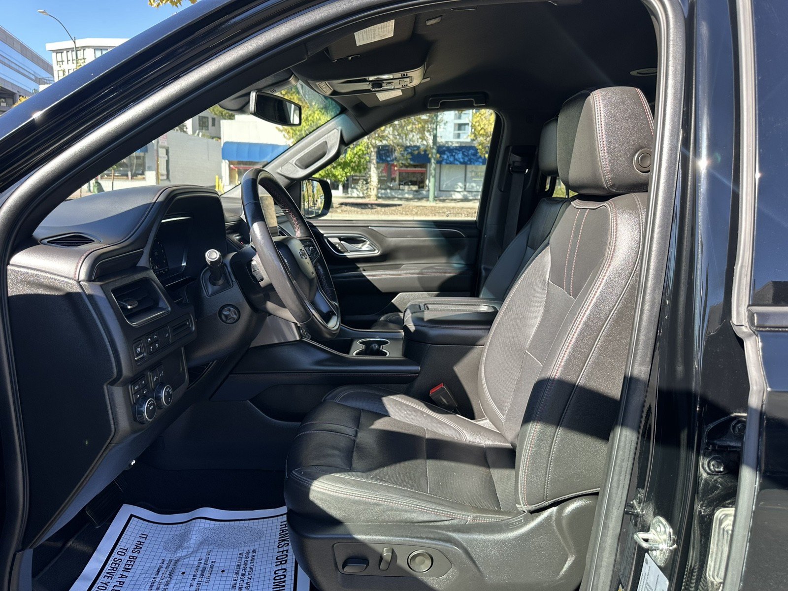 Used 2022 Chevrolet Suburban RST w/ Luxury Package AWD/4WD image 17