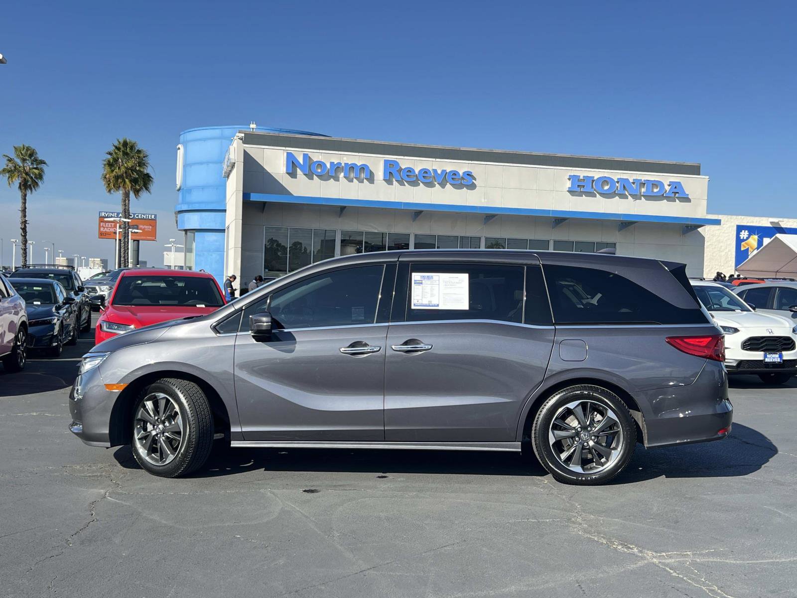 Used 2022 Honda Odyssey Elite image 2