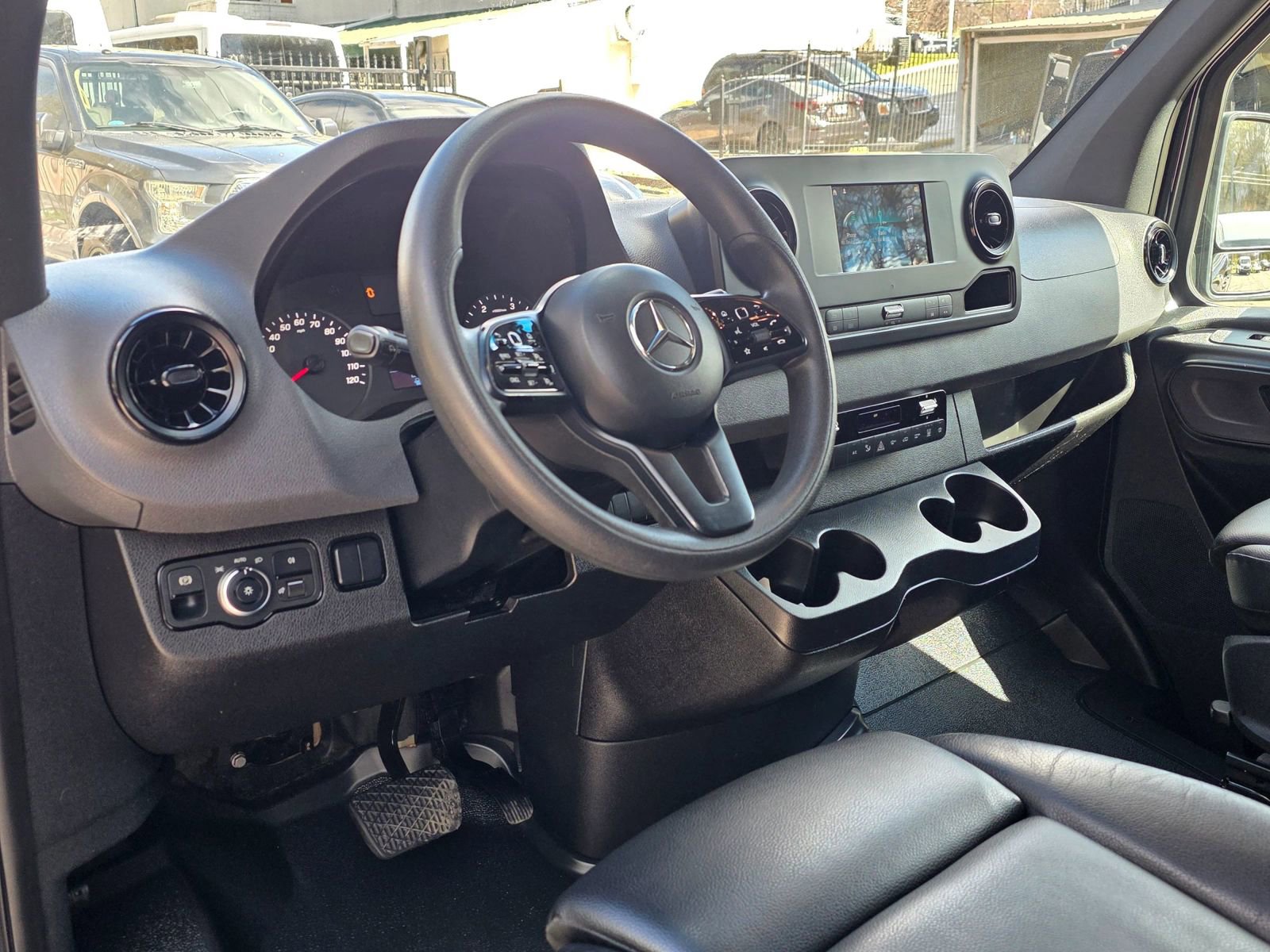 Used 2019 Mercedes-Benz Sprinter 2500 image 11