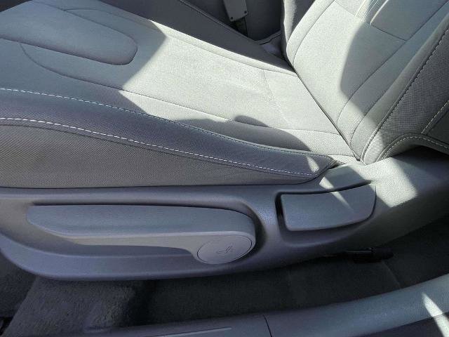 Used 2025 Hyundai Elantra SEL image 5