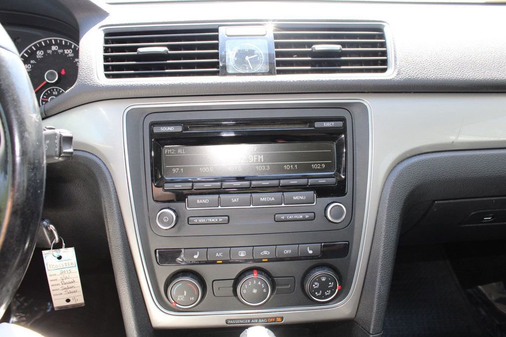 Used 2015 Volkswagen Passat 1.8T Wolfsburg Edition image 18
