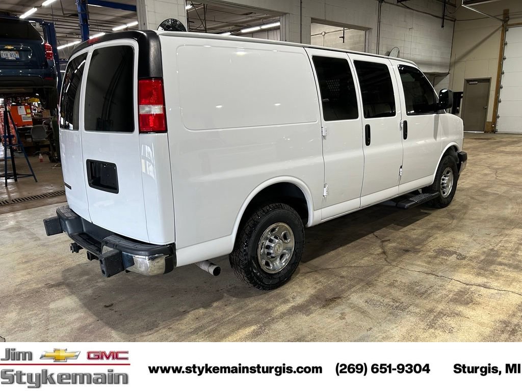 Used 2022 Chevrolet Express 2500 w/ Driver Convenience Package RWD image 9