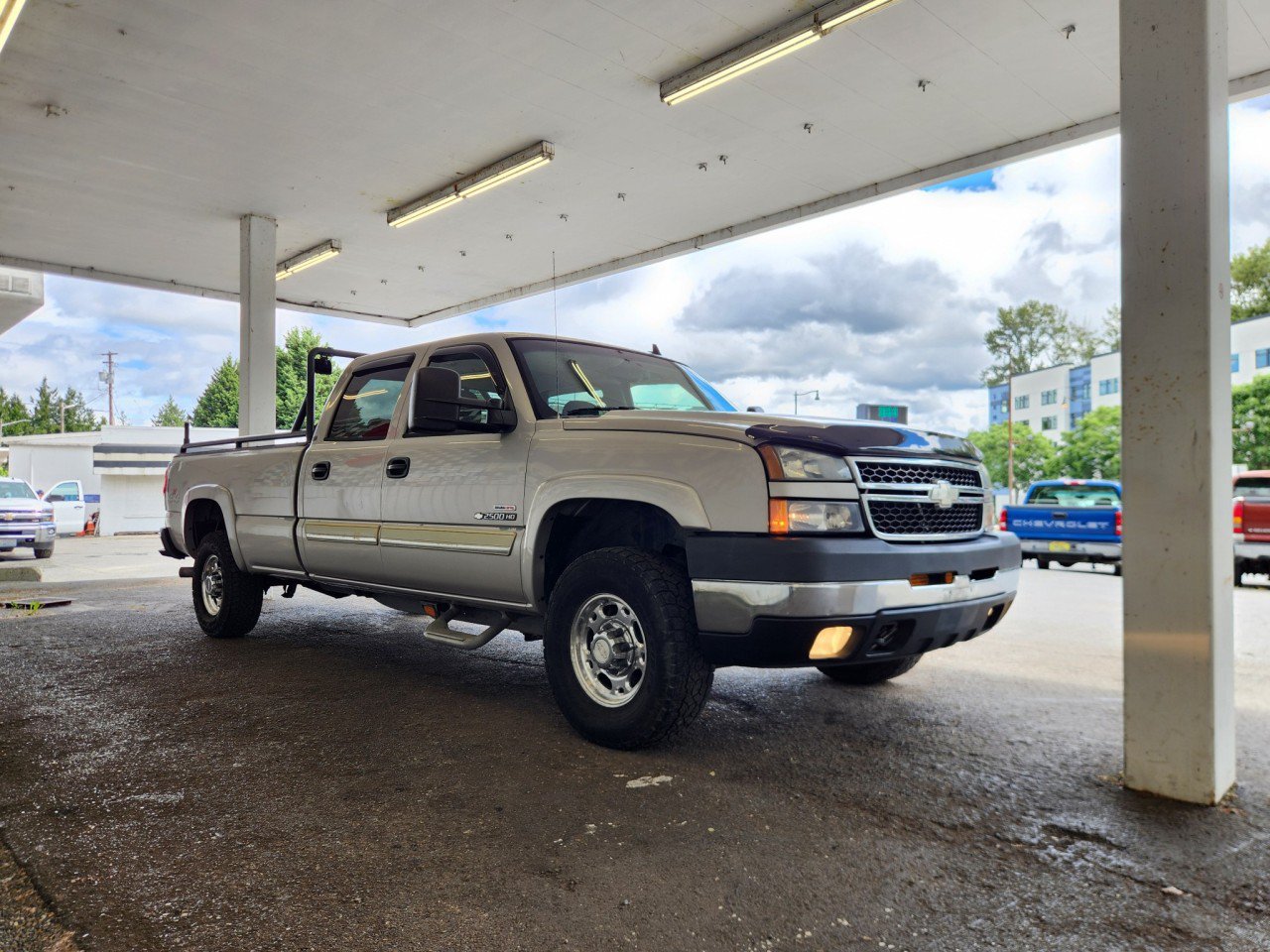 Used 2006 Chevrolet Silverado 2500 LT w/ Onstar Plus Package AWD/4WD image 7