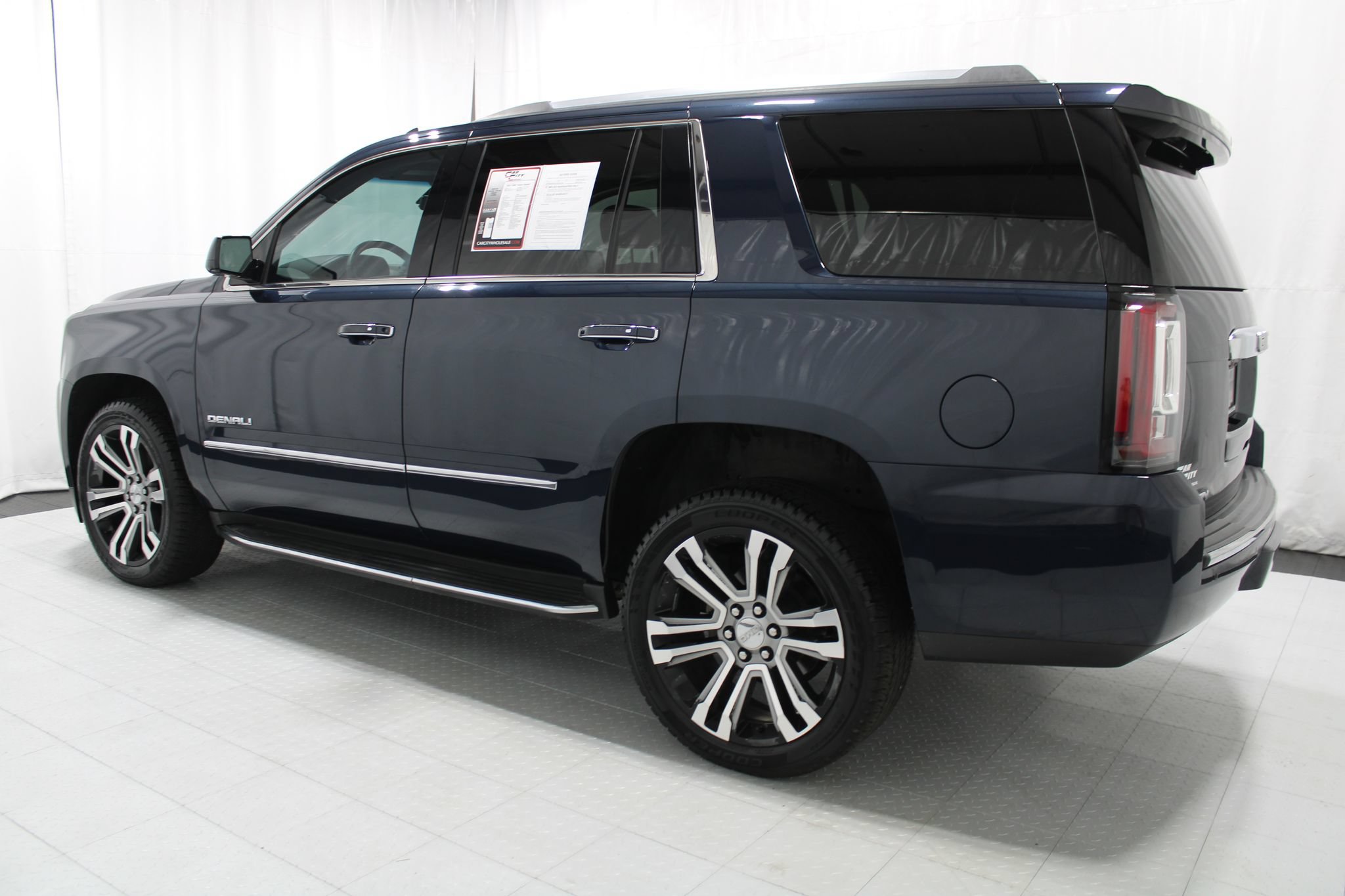 Used 2017 GMC Yukon Denali w/ Open Road Package AWD/4WD image 7