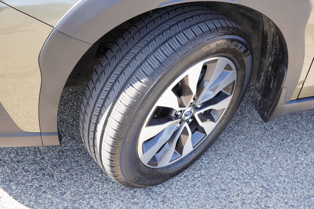 Used 2025 Subaru Outback Touring AWD/4WD image 13