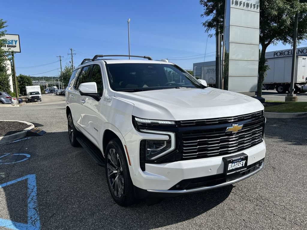 Used 2025 Chevrolet Tahoe High Country AWD/4WD image 2