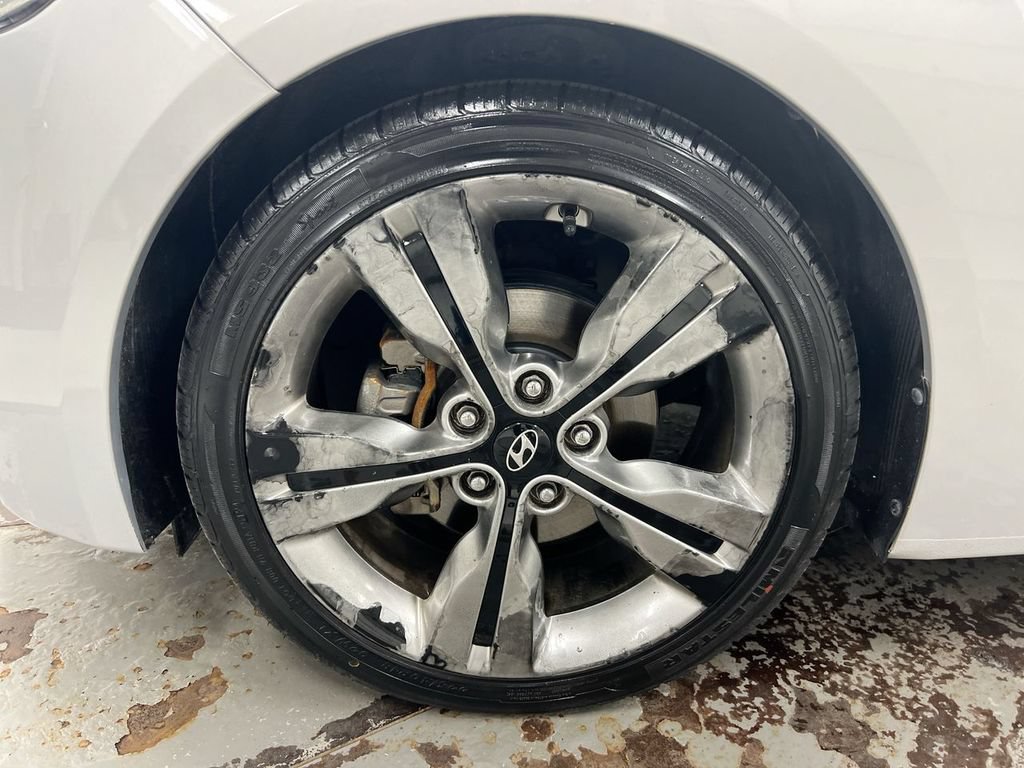 Used 2016 Hyundai Veloster w/ Option Group 02 FWD image 27