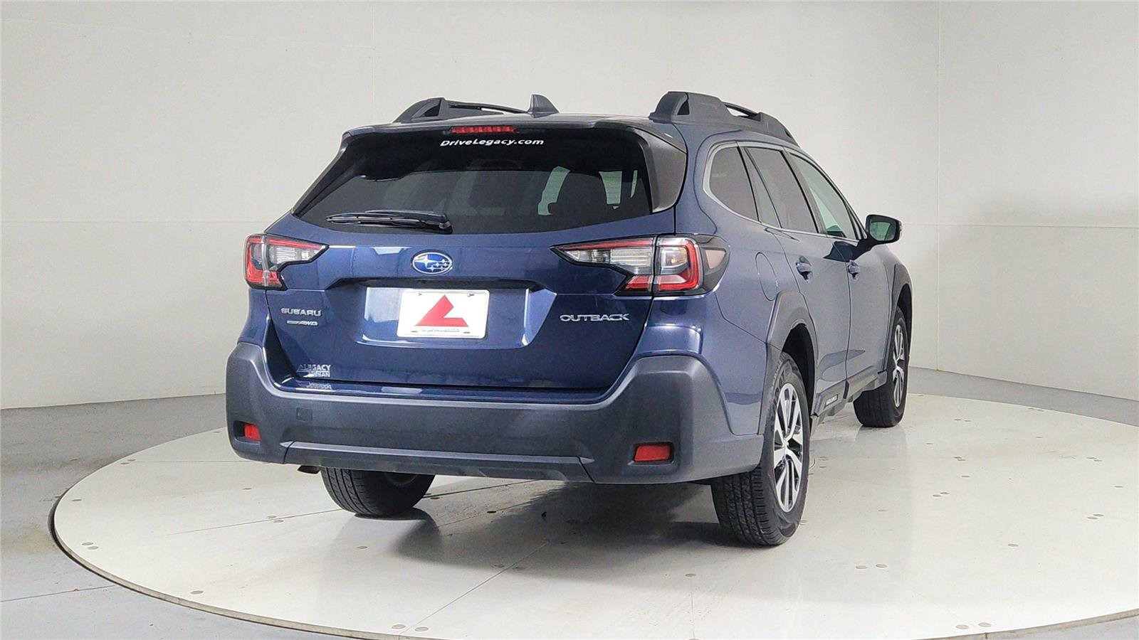Used 2023 Subaru Outback Premium image 6