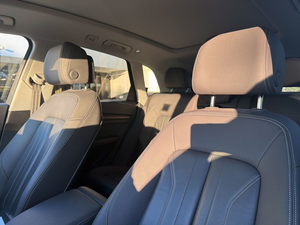 Used 2023 Audi Q5 2.0T Premium w/ Convenience Package image 10