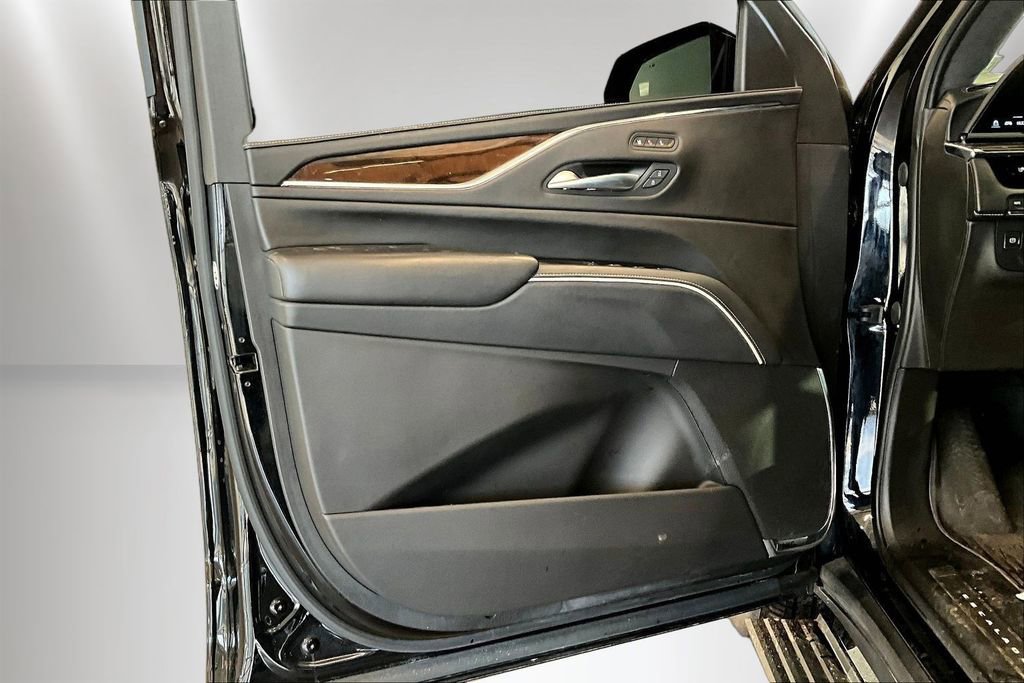 Used 2023 Cadillac Escalade Sport Platinum w/ LPO, ONYX Package image 15