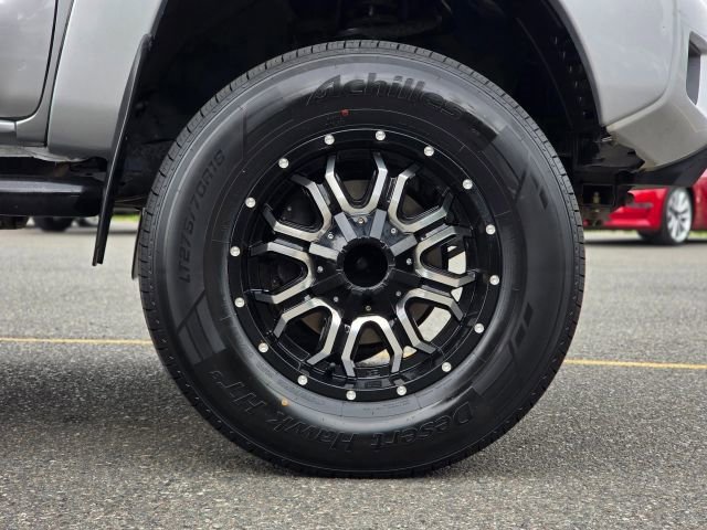 Used 2012 Toyota Tacoma 4x4 Double Cab image 38