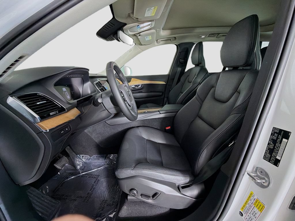 Certified 2023 Volvo XC90 T8 Plus AWD/4WD image 22